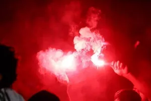 (BINTEO/ΦΩΤΟΣ) ΑΠΟΘΕΩΣΑΝ παίκτες και Μπεργκ οι Ομονοιάτες!