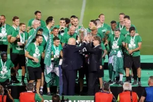 Το "πράσινο" ΤΡΟΠΑΙΟ... στον ουρανό του ΓΣΠ! (Φώτος)