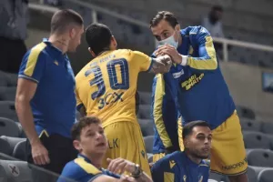 Στο "αντίο" του Μερκή, "έλαμψαν" οι μικροί! (φώτος)