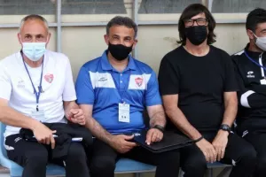 Η Καρμιώτισσα "σπρώχνει" την ΕΝΠ στη Β' Κατηγορία (φώτος)