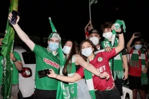 Ο... χαμός στο "Ηλίας Πούλλος" (ΚΑΙΝΟΥΡΓΙΟ ΦΩΤΟΡΕΠΟΡΤΑΖ)