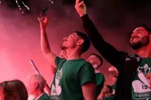 Στο "Ηλίας Πούλλος" και ΑΠΟΘΕΩΣΗ για τους Πρωταθλητές! (ΦΩΤΟΣ/ΒΙΝΤΕΟ)