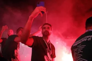 Στο "Ηλίας Πούλλος" και ΑΠΟΘΕΩΣΗ για τους Πρωταθλητές! (ΦΩΤΟΣ/ΒΙΝΤΕΟ)