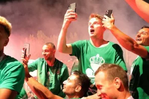 Στο "Ηλίας Πούλλος" και ΑΠΟΘΕΩΣΗ για τους Πρωταθλητές! (ΦΩΤΟΣ/ΒΙΝΤΕΟ)
