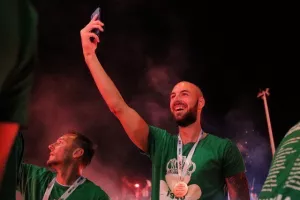 Στο "Ηλίας Πούλλος" και ΑΠΟΘΕΩΣΗ για τους Πρωταθλητές! (ΦΩΤΟΣ/ΒΙΝΤΕΟ)