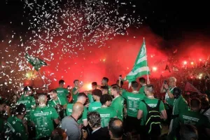 Στο "Ηλίας Πούλλος" και ΑΠΟΘΕΩΣΗ για τους Πρωταθλητές! (ΦΩΤΟΣ/ΒΙΝΤΕΟ)