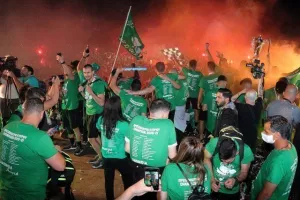 Στο "Ηλίας Πούλλος" και ΑΠΟΘΕΩΣΗ για τους Πρωταθλητές! (ΦΩΤΟΣ/ΒΙΝΤΕΟ)