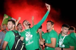 Στο "Ηλίας Πούλλος" και ΑΠΟΘΕΩΣΗ για τους Πρωταθλητές! (ΦΩΤΟΣ/ΒΙΝΤΕΟ)