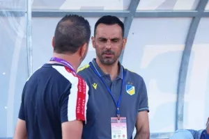 Εξάρα το ΑΠΟΕΛ, χατ-τρικ ο Κούτσακος! (φώτος)