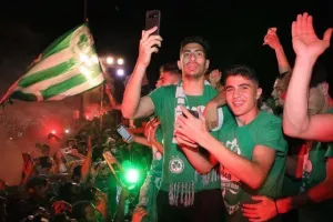 Στο "Ηλίας Πούλλος" και ΑΠΟΘΕΩΣΗ για τους Πρωταθλητές! (ΦΩΤΟΣ/ΒΙΝΤΕΟ)