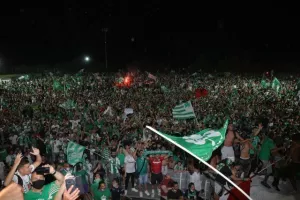 Στο "Ηλίας Πούλλος" και ΑΠΟΘΕΩΣΗ για τους Πρωταθλητές! (ΦΩΤΟΣ/ΒΙΝΤΕΟ)