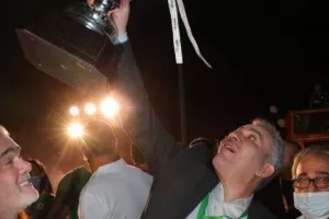 Στο "Ηλίας Πούλλος" και ΑΠΟΘΕΩΣΗ για τους Πρωταθλητές! (ΦΩΤΟΣ/ΒΙΝΤΕΟ)