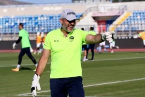 Χαμένα πέναλτι, δοκάρια, τρίποντο για Πάφο και Δόξα σε μπελάδες! (φώτος)