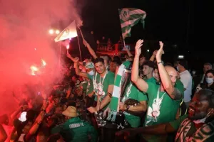 Στο "Ηλίας Πούλλος" και ΑΠΟΘΕΩΣΗ για τους Πρωταθλητές! (ΦΩΤΟΣ/ΒΙΝΤΕΟ)