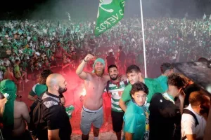 Στο "Ηλίας Πούλλος" και ΑΠΟΘΕΩΣΗ για τους Πρωταθλητές! (ΦΩΤΟΣ/ΒΙΝΤΕΟ)