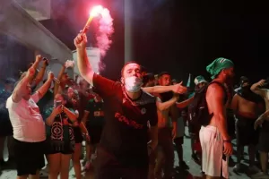 (BINTEO/ΦΩΤΟΣ) ΑΠΟΘΕΩΣΑΝ παίκτες και Μπεργκ οι Ομονοιάτες!