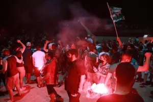 (BINTEO/ΦΩΤΟΣ) ΑΠΟΘΕΩΣΑΝ παίκτες και Μπεργκ οι Ομονοιάτες!