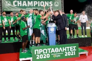 Το "πράσινο" ΤΡΟΠΑΙΟ... στον ουρανό του ΓΣΠ! (Φώτος)