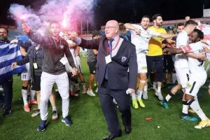 ΜΑΧΗΤΗΣ ο Πουλλαΐδης, πανηγύρισε με πυρσό το 1ο του τρόπαιο! (ΦΩΤΟΣ)