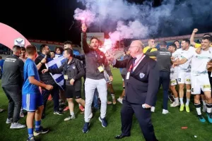 ΜΑΧΗΤΗΣ ο Πουλλαΐδης, πανηγύρισε με πυρσό το 1ο του τρόπαιο! (ΦΩΤΟΣ)