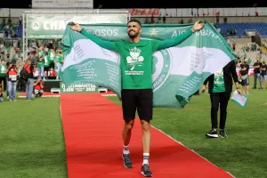Επίσκεψη από τον "γίγαντα" Φαμπιάνο/φώτο