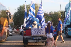Ανόρθωση-Ολυμπιακός: Κοινό σημείο, οι ελληνικές σημαίες! (φώτος)