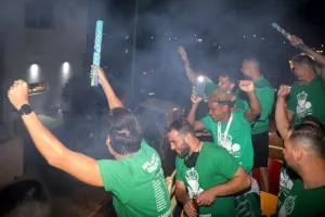 Στο "Ηλίας Πούλλος" και ΑΠΟΘΕΩΣΗ για τους Πρωταθλητές! (ΦΩΤΟΣ/ΒΙΝΤΕΟ)