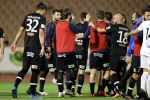 "Διπλό"... άλμα παραμονής με Ζάκπα! (Φώτος)