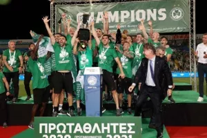 Το "πράσινο" ΤΡΟΠΑΙΟ... στον ουρανό του ΓΣΠ! (Φώτος)