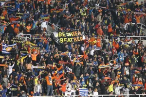 Έτσι θέλουν το ΑΠΟΕΛ οι ΑΠΟΕΛίστες...