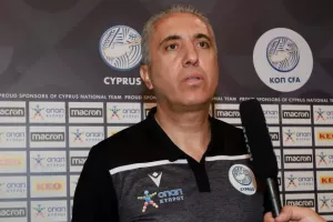 Κωστένογλου: "Είσαι υποχρεωμένος και έχεις το κίνητρο και την ηθική δέσμευση..." (βίντεο)