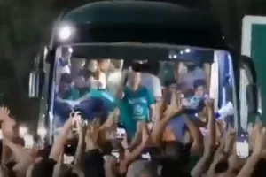 ΜΠΕΡΓΚ/ Αποθεώθηκε και έδωσε... ρυθμό! (Βίντεο - Kerkida)