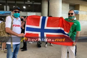 Αφιέρωση σε Μπεργκ/ Στο γήπεδο... με σημαία της Νορβηγίας!