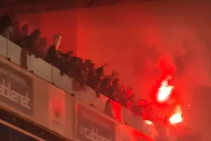 Οι παίκτες στα boxes και... ΧΑΜΟΣ! (Φώτος/Βίντεο)