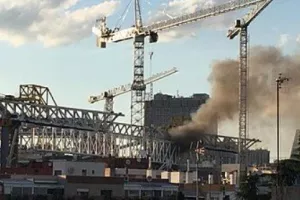 "Συναγερμός" στο Μπερναμπέου/ Φωτιά μικρής έκτασης (Φώτος/Βίντεο)