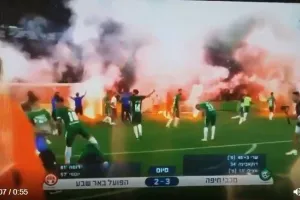 Με φωτοβολίδες!