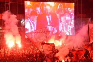 «Stop» στον κόσμο για να γιορτάσει το 46ο πρωτάθλημα στο «Καραϊσκάκης»