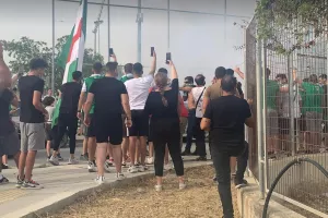 (ΒΙΝΤΕΟ/ΦΩΤΟΣ) Έκαναν... κερκίδα έξω από την ΑΡΕΝΑ