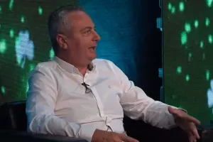 Σίμος για Μπεργκ: ''Απαιτούσε να κατεβάσουμε το ελικόπτερο γιατί ενοχλούσε'' 