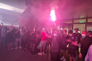Σήκωσε πυρσό μαζί με τους Μαχητές ο Μπούμπα (βίντεο)