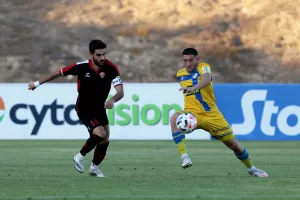 "Φακου"/Μίκα