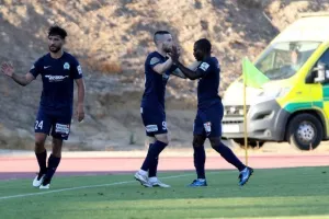Χαμένα πέναλτι, δοκάρια, τρίποντο για Πάφο και Δόξα σε μπελάδες! (φώτος)