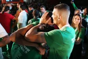 Στο "Ηλίας Πούλλος" και ΑΠΟΘΕΩΣΗ για τους Πρωταθλητές! (ΦΩΤΟΣ/ΒΙΝΤΕΟ)