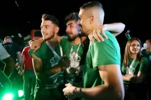 Στο "Ηλίας Πούλλος" και ΑΠΟΘΕΩΣΗ για τους Πρωταθλητές! (ΦΩΤΟΣ/ΒΙΝΤΕΟ)