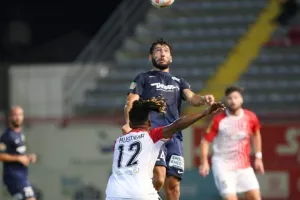 Η Δόξα έριξε 4 γκολ στη Νέα Σαλαμίνα και την έστειλε στη Β΄ Κατηγορία! (φώτος)