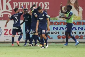 Η Δόξα έριξε 4 γκολ στη Νέα Σαλαμίνα και την έστειλε στη Β΄ Κατηγορία! (φώτος)