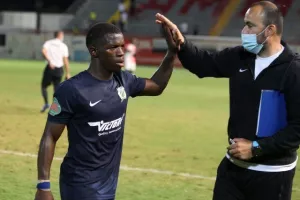 Η Δόξα έριξε 4 γκολ στη Νέα Σαλαμίνα και την έστειλε στη Β΄ Κατηγορία! (φώτος)