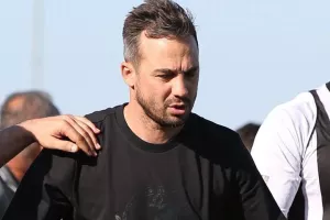 Ανεβαίνει με Σεργίδη 