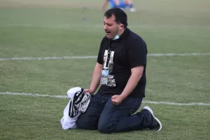 Mε μπλουζάκι τον πατέρα του, ο Ρένος ξέσπασε για το πρωτάθλημα!