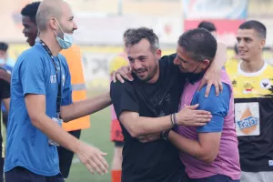 Ξεκαθαρίζει... (Έρχεται συνάντηση) 